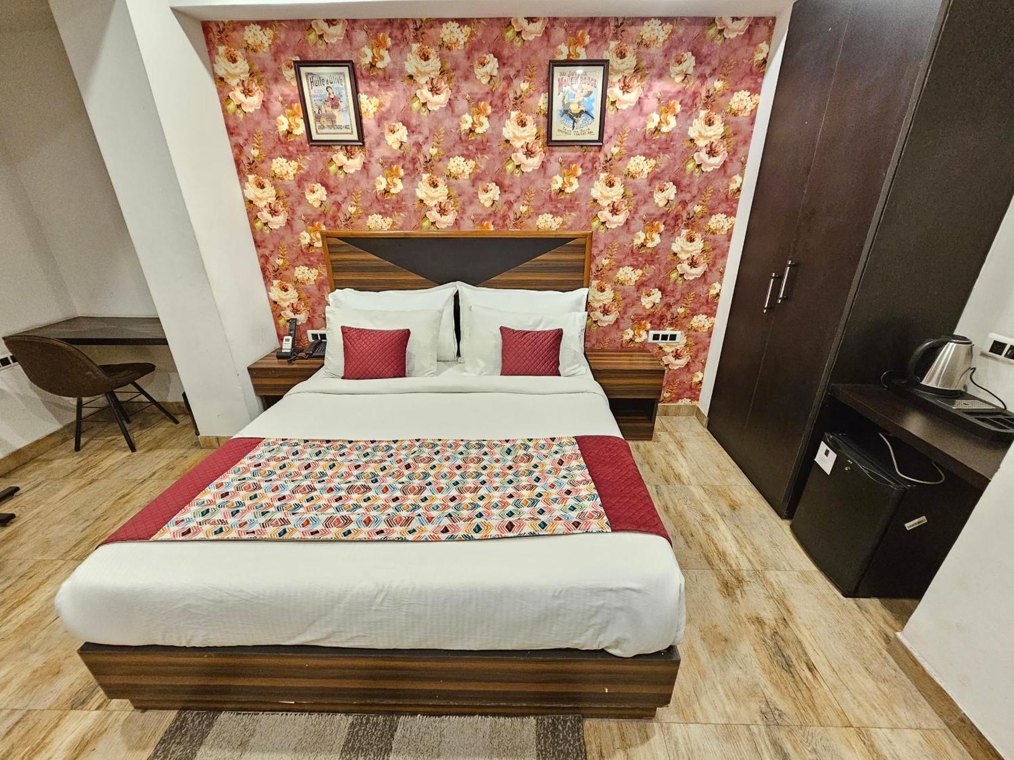Hotel Linda Suites Near International Airport By La Casa New Delhi Extérieur photo