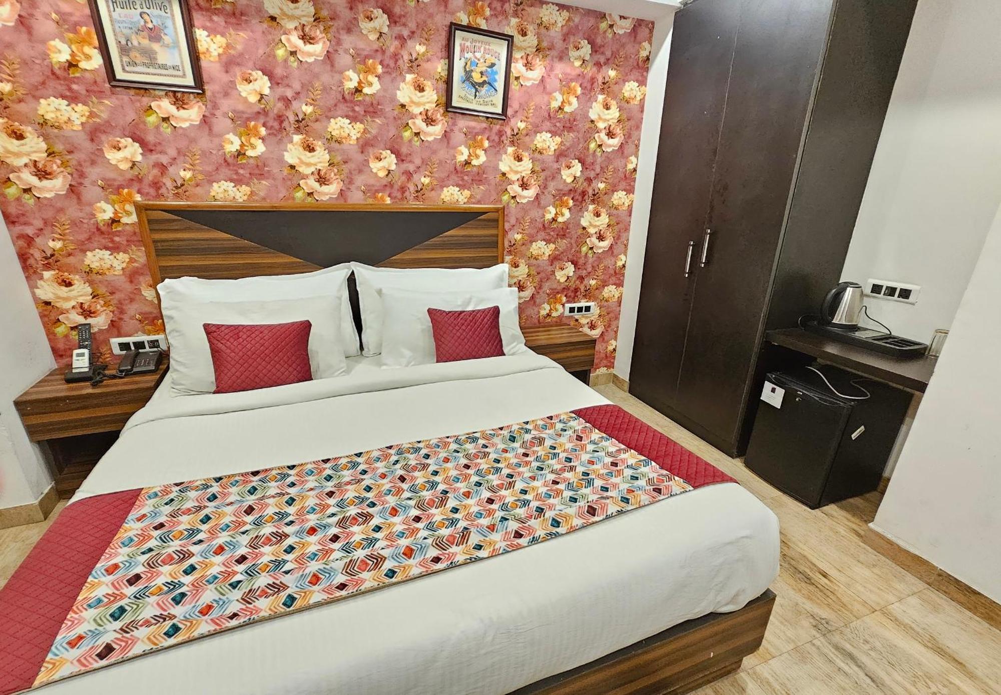 Hotel Linda Suites Near International Airport By La Casa New Delhi Extérieur photo