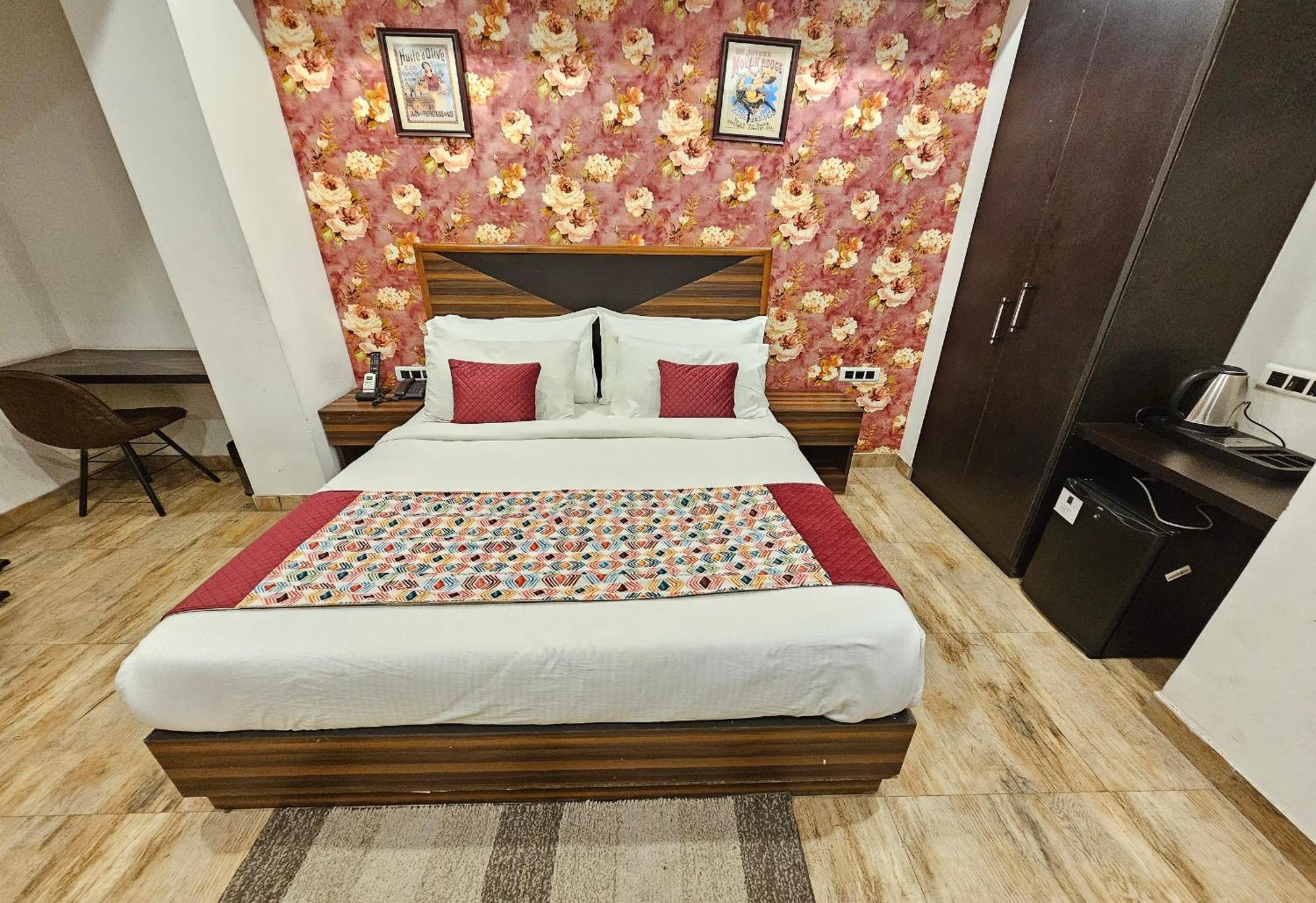 Hotel Linda Suites Near International Airport By La Casa New Delhi Extérieur photo